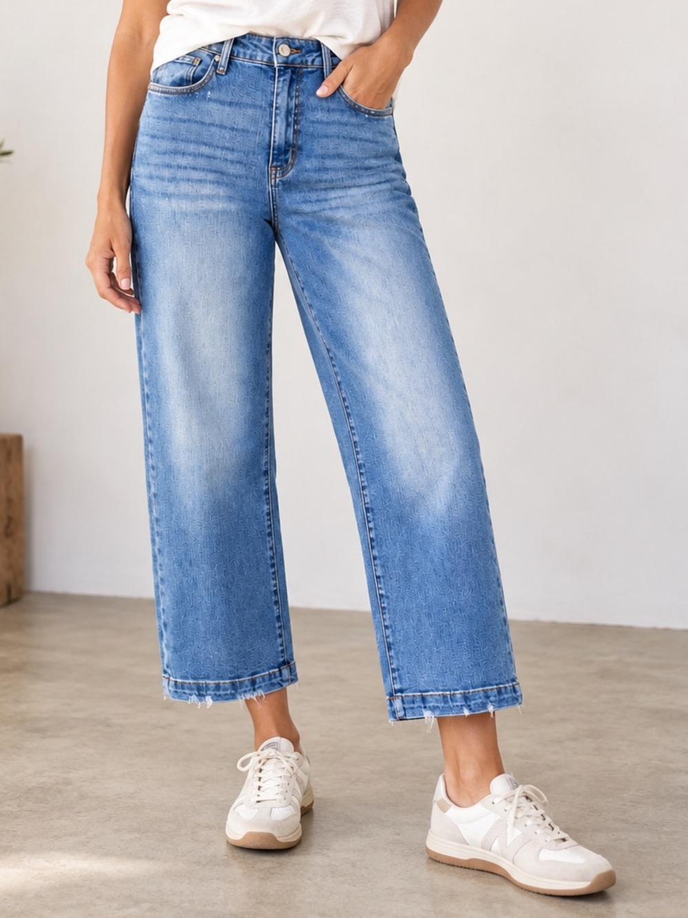 Judy Blue 11/30 High Rise Cropped Wide Leg Jeans Distressed Hem Medium Wash